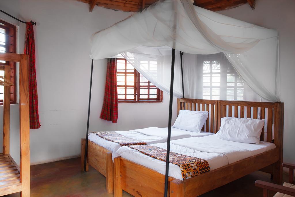 Bed and Breakfast Christina House Аруша Экстерьер фото